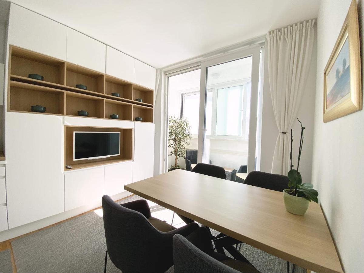 White 5 Lägenhet Split Exteriör bild